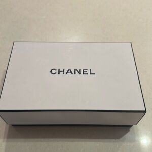 CHANEL box
